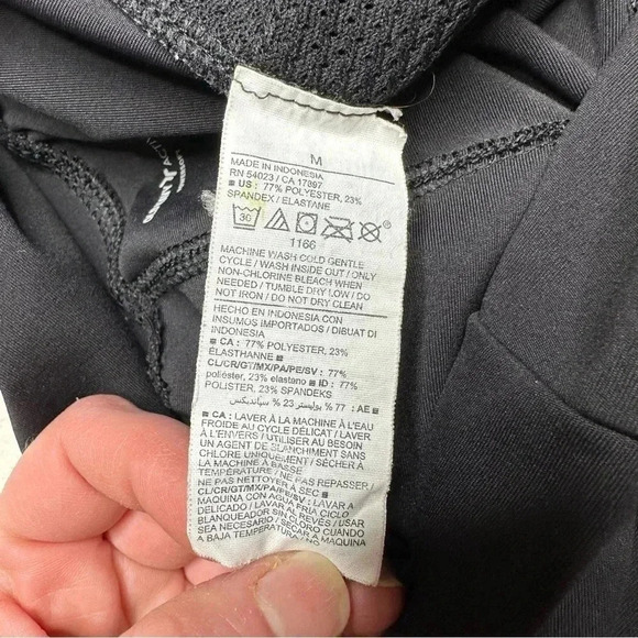 Old Navy Active Powersoft Yoga Shorts Black Pockets High Waist Size Medium - Picture 7 of 16